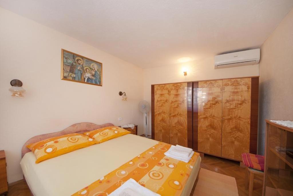 Apartments Gorana Splitska Habitación foto
